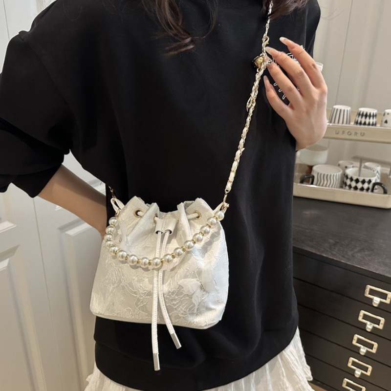 Elegancka torebka z koronkowym – Beaded Trim Fringe recenzja i cena